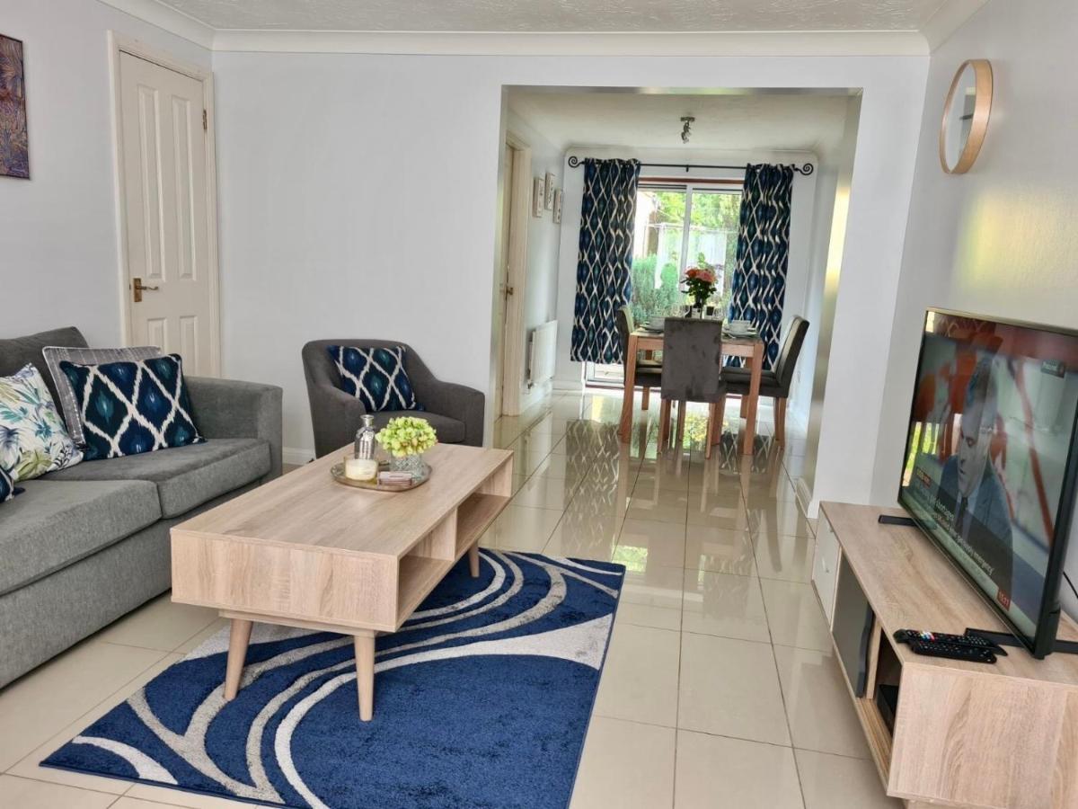 Delight Marvel- Beech Hurst-3 Bedroom House * Maidstone